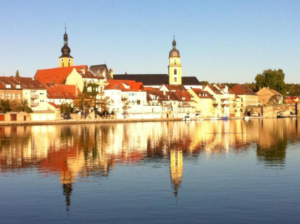 Akzent Hotel Franziskaner Dettelbach Bagian luar foto