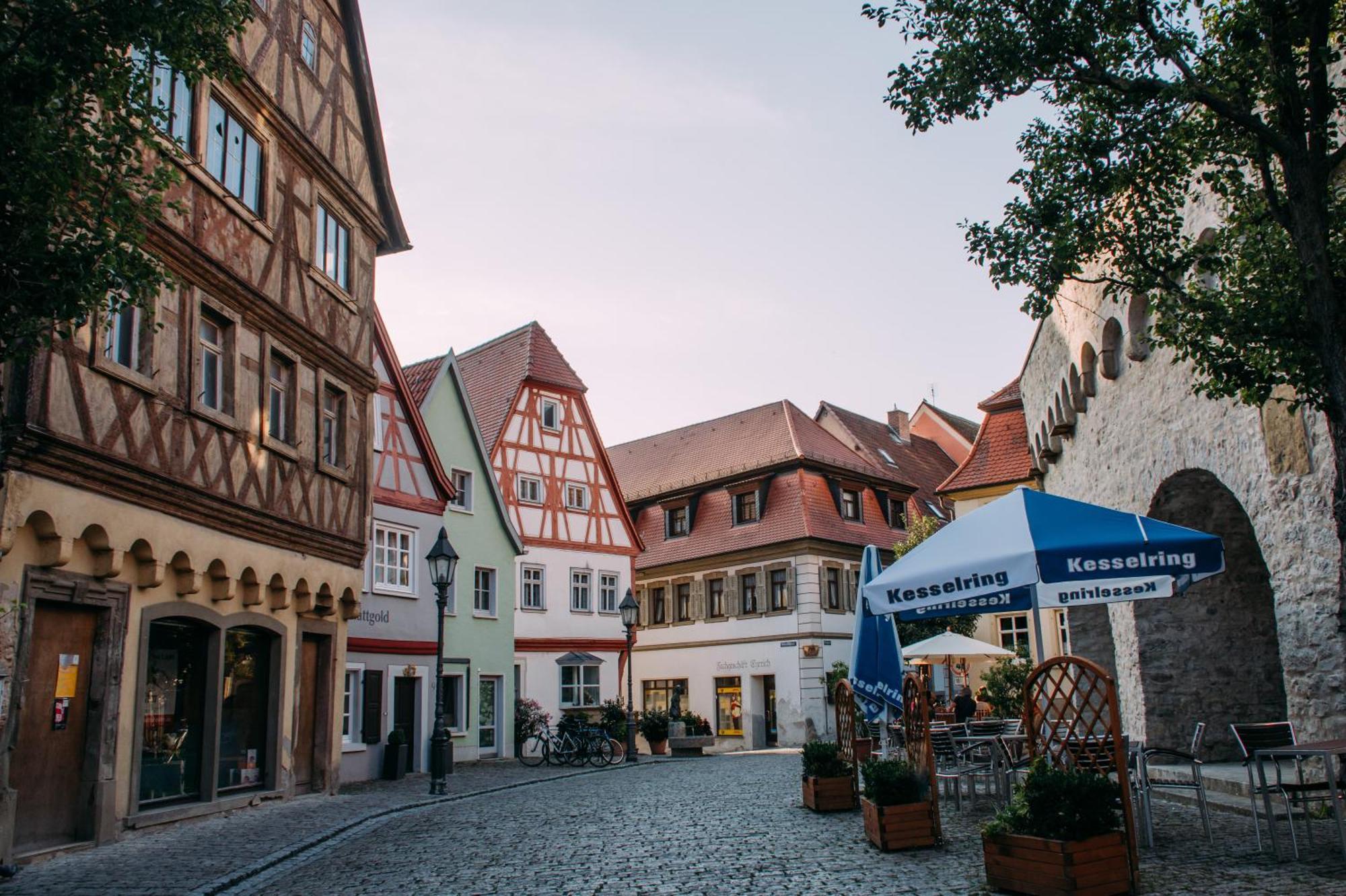 Akzent Hotel Franziskaner Dettelbach Bagian luar foto