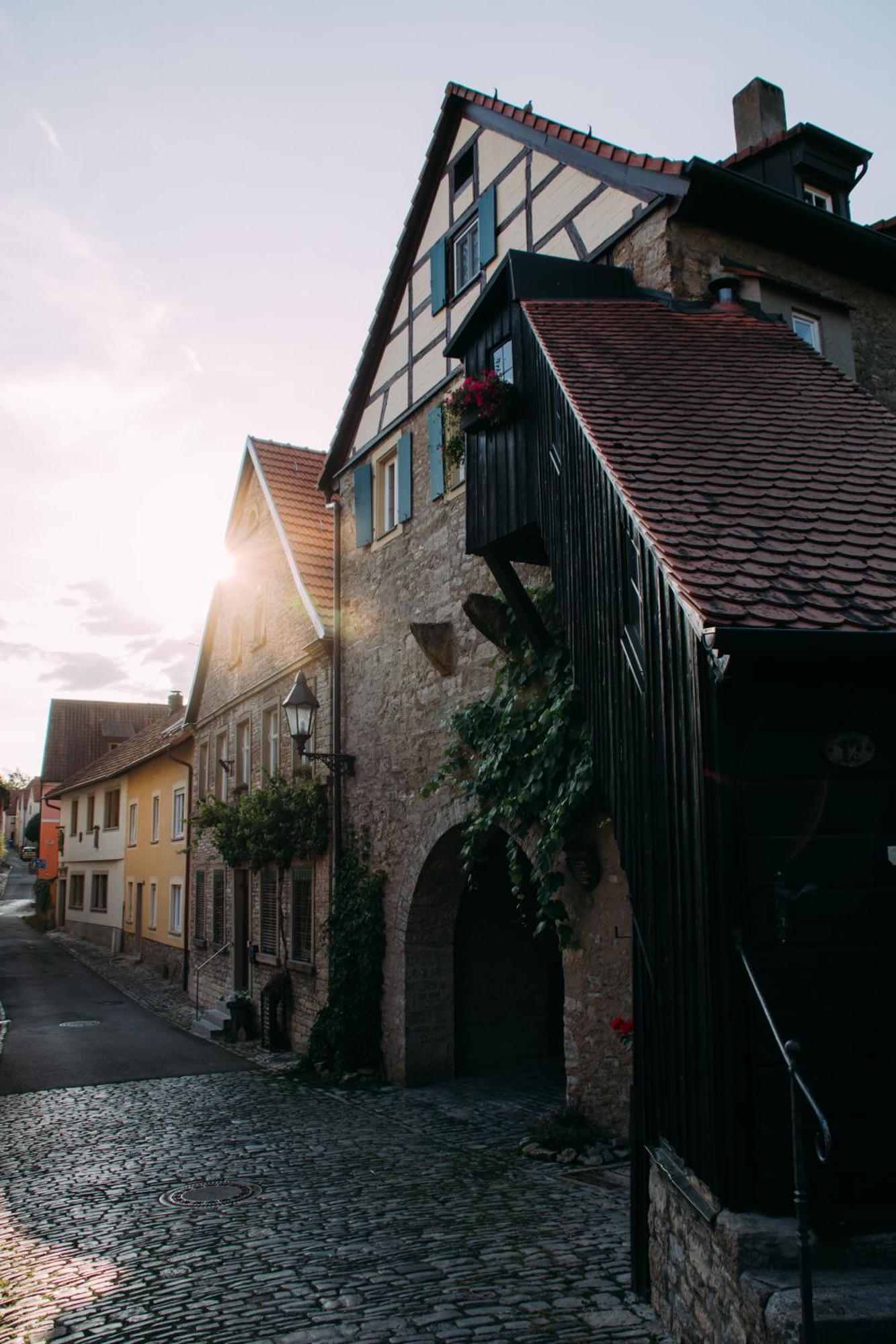 Akzent Hotel Franziskaner Dettelbach Bagian luar foto