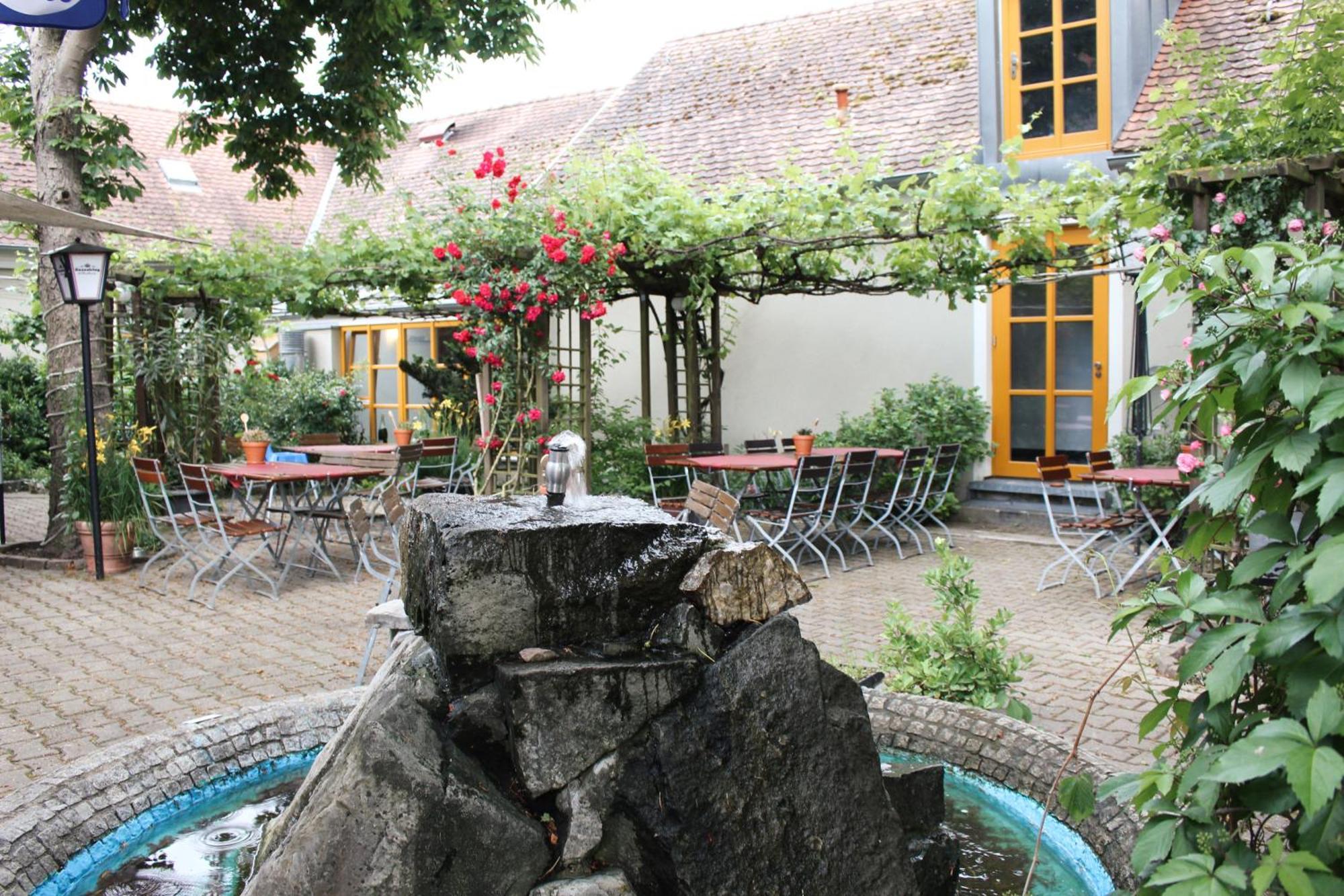 Akzent Hotel Franziskaner Dettelbach Bagian luar foto